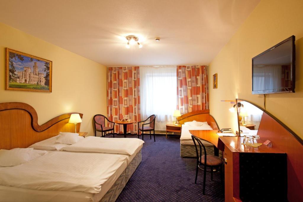 Hotel Savoy Ческе-Будеёвице Экстерьер фото