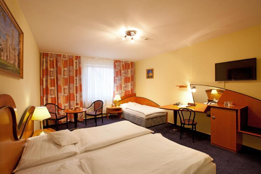 Hotel Savoy Ческе-Будеёвице Экстерьер фото