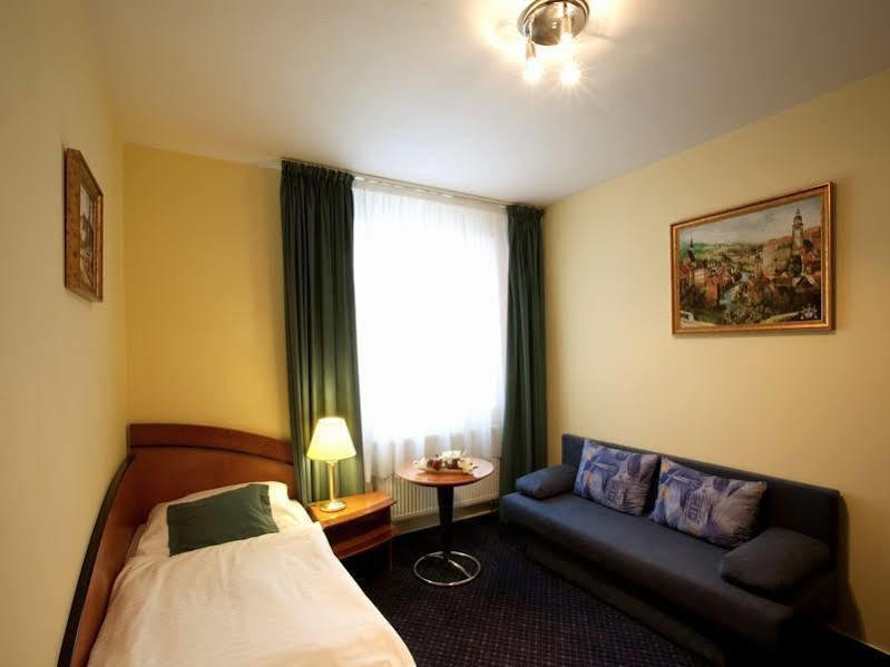 Hotel Savoy Ческе-Будеёвице Экстерьер фото